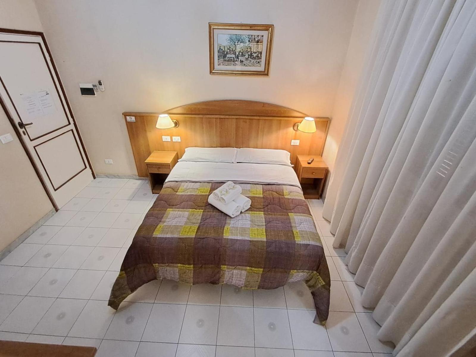 Nahid Accommodation Rome Bagian luar foto